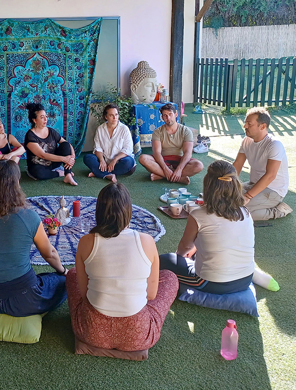 Retiro grupal de un diá conecta y expande el corazón, con ceremonia de cacao, danza del corazón de osho y activación energética